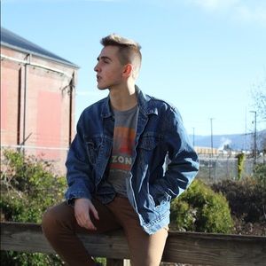 Meet your Posher, Jonus